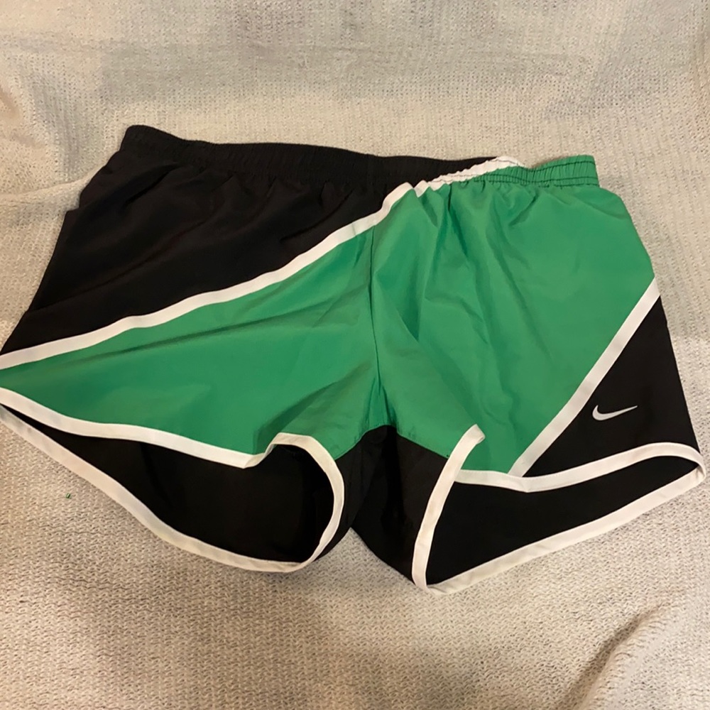 S Nike green and black shorts NWOT